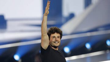 El representante de España en el Festival de Eurovisión 2019, Miki Nuñez, durante su actuación de 'La Venda' en el certamen.