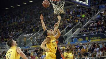 Kyle Kuric, ante el Valencia.