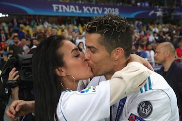 El astro portugués y la modelo e influencer española se conocieron en 2016. Desde entonces, se consideran una de las parejas más mediáticas y el centro de todas las miradas, combinando atractivo, familia numerosa y grandes lujos.