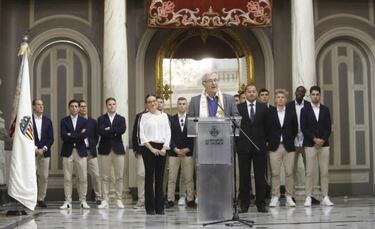 Miles de valencianistas celebran el Centenario en las calles