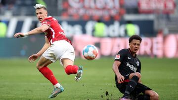 Nico Schlotterbeck, del Friburgo, durante un partido contra el Eintracht.
