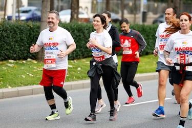 La presidenta de la Comunidad de Madrid, Isabel Díaz Ayuso, se animó a correr un tramo de la carrera Madrid corre por Valencia.