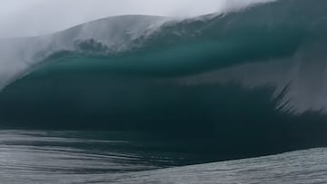 Ola gigante en Teahupo'o en agosto del 2025.