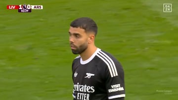 Es uno de los goles del año y en un partido clave: miles de Gifs en camino con la reacción de Raya