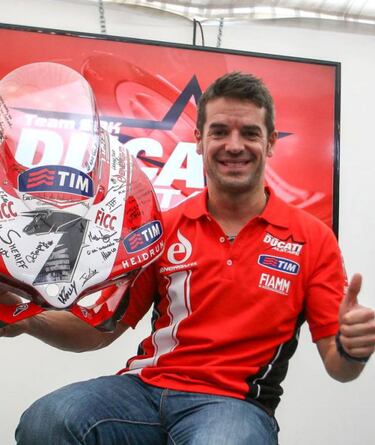 "El resto tiene suerte de que Márquez corra con una Honda"