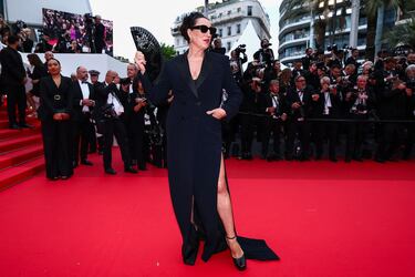 Rossy de Palma posa en la alfombra roja durante el desfile inaugural del primer día de la 78ª edición del festival de cine de Cannes.