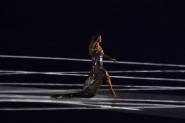 El show de las inauguraciones: Gisele Bündchen, Ali, la flecha de Barcelona, el rock de Londres…