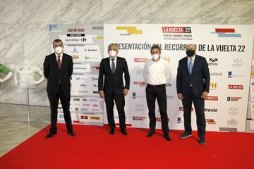 Javier Guillén, director general de La Vuelta; Nicanor Jorge Sen Vélez, alcalde de Cistierna; Fernando Escartín, exciclista y Ángel García Colin, vicepresidente de RTVC.