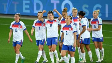 Las jugadoras de Inglaterra celebran la victoria ante Gales.