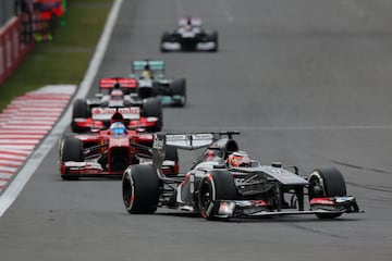 Hülkenberg se unió a Sauber, donde protagonizó una temporada muy sólida a pesar de un coche limitado. Su actuación en Corea del Sur, donde mantuvo a raya a Hamilton y Alonso para firmar un sólido 4º puesto, fue una de sus mejores defensas en pista. Durante la temporada Nico sonaba para incorporarse a la Scuderia Ferrari para ser compañero de Fernando Alonso para la temporada 2014, pero finalmente el equipo de Maranello prefirió optar por Kimi Raikkonen para ocupar el segundo asiento de la Scuderia.