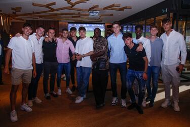 Cerezo y Miguel Ángel reciben al B para felicitarle por su ascenso