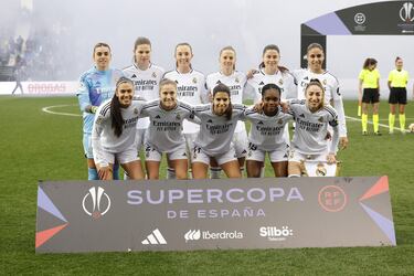 El once del Real Madrid CF (1-4-2-3-1): Misa; Antonia Silva, Lakrar, María Méndez, Olga; Toletti, Angeldahl; Alba Redondo, Weir, Linda Caicedo; Bruun. 



FORMACION