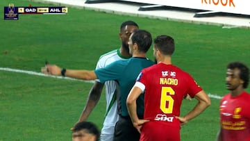 Se mete un autogol, Toney se ríe en su cara y la reacción de Nacho no se ve nunca en el fútbol