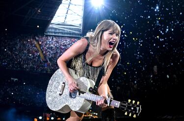 CARDIFF, WALES - JUNE 18: (EDITORIAL USE ONLY. NO STANDALONE PUBLICATION USE (NO SPECIAL INTEREST OR SINGLE ARTIST PUBLICATION USE; NO BOOK USE))   Taylor Swift performs on stage during "Taylor Swift | The Eras Tour" at Principality Stadium on June 18, 2024 in Cardiff, Wales. (Photo by Shirlaine Forrest/TAS24/Getty Images for TAS Rights Management )