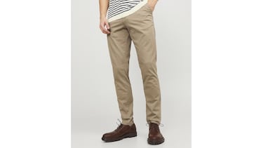 El pantalón chino de Jack & Jones que es tendencia en Amazon