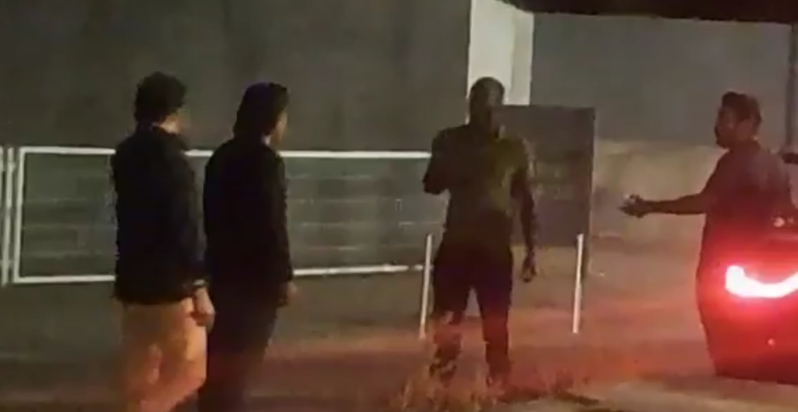 La escena entre Presa y el agente de Ciss a las afueras de las oficinas del Rayo: no vas a dar crédito