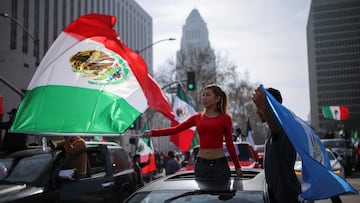 El gobernador de Illinois resaltó la posible intervención del ICE en las celebraciones del Día de la Independencia de México en Chicago.