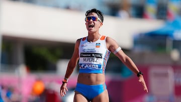 María Pérez sigue llamando a la historia