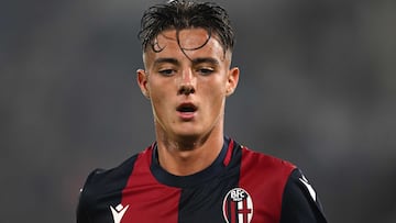 Kacper Urbanski, centrocampista polaco del Bolonia.