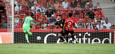 0-1. Gran asistencia de Lamine Yamal, que encuentra libre de marca al delantero brasileño en el segundo palo, para anotar de cabeza el primer tanto.