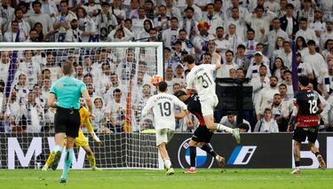 2-1. Centro lateral, toca Jesús Vallejo con la cabeza, Copete y Leo Román no se entienden y Jacobo Ramón aprovecha el momento para anotar el segundo tanto con la pierna derecha.