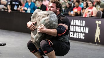 Licis, el hombre más fuerte del mundo, levanta piedras en Euskadi