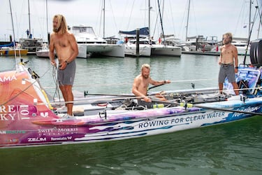 Tres hermanos cruzan el Pacífico en 140 días con un barco de remo y sin paradas: “¿Tienes pizza y cerveza?"