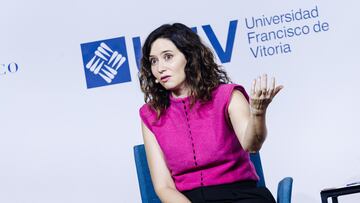 La presidenta de la Comunidad de Madrid, Isabel Díaz Ayuso, mantiene un diálogo en la Universidad Francisco de Vitoria, a 5 de febrero de 2024, en Pozuelo de Alarcón, Madrid (España). El encuentro ha tenido lugar en el Aula de Liderazgo del Máster Oficial en Acción Política, impartido por el Instituto Atlántico de Gobierno (IADG).
05 FEBRERO 2024;AZNAR;UNIVERSIDAD;FRANCISCO DE VITORIA;AYUSO;COMUNIDAD DE MADRID
Carlos Luján / Europa Press
05/02/2024
