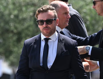 Julian Ward llega al funeral de Diogo Jota y su hermano André Silva en la Igreja Matriz de Gondomar el 5 de julio de 2025 en Gondomar, Portugal.