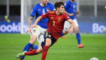 Gavi en su estreno con la Selección ante Italia.