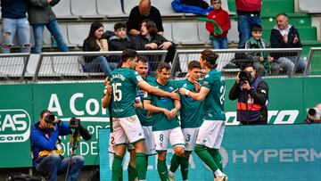 El Racing de Ferrol volvió a ganar tras seis partidos y se acerca al playoff.