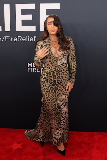 Kali Uchis posa en la alfombra roja de los Grammy 2025 en ell Crypto.com Arena situado en la ciudad de Los Ángeles, en California.