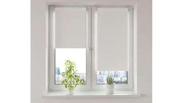Apuesta por estos estores opacos y despídete del calor en casa