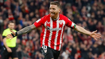 BILBAO, 02/02/2024.- El delantero del Athletic Gorka Guruzeta celebra tras marcar el tercer gol ante el Mallorca, durante el partido de LaLiga EA Sports que Athletic de Bilbao y RCD Mallorca disputan este viernes en el estadio de San Mamés. EFE/Miguel Toña