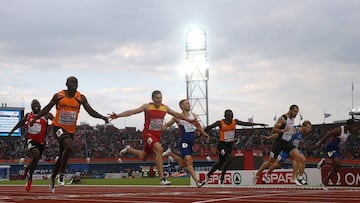 Bruno Hortelano entra segundo en la meta de los Europeos de Amsterdam 2016, pero la descalificación de Martina le dio el título.