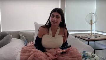 Mia Khalifa muestra cómo ha recuperado sus pechos tras su accidente en la NHL.