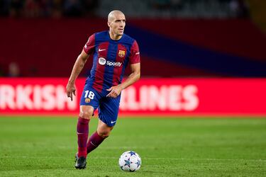 Canterano del club culé, se marchó al Chelsea donde consiguió ser campeón de Europa en 2012. Tras una gran campaña en el Girona, en verano de 2023 firmó por el Barça, pero Oriol Romeu no tuvo el éxito que buscaba y se marchó el pasado verano de vuelta al Girona.