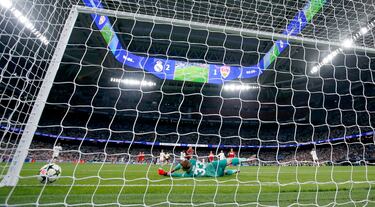 3-1. Endrcik se estrena en Champions y sentencia. El brasileño conduce el balón, y desde fuera del área, dispara con la izquierda raso para superar a Alexander Nübel.