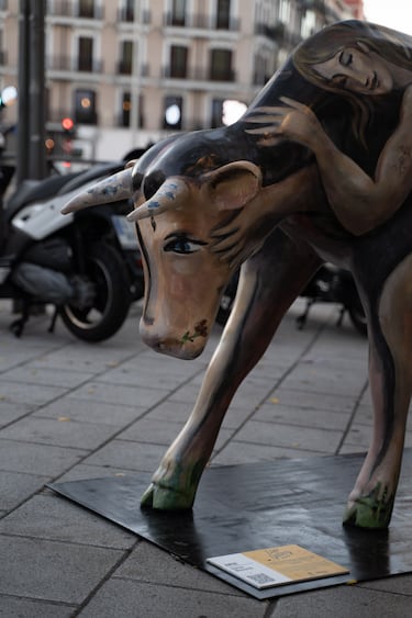 Las esculturas talladas a mano e ilustradas por diferentes artistas ya están por las calles de Madrid. 