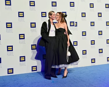 La exfutbolista y actriz sorprendieron al mundo en 2023 con su relación. Ambas son activistas por los derechos del colectivo LGBTIQ+, formando una pareja comprometida por las causas sociales.