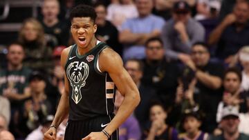Giannis Antetokounmpo celebra una canasta ante los New Orleans Pelicans.
