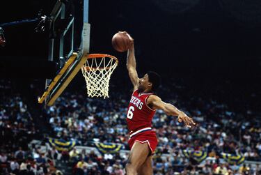 Julius Erving. Philadelphia 76ers.