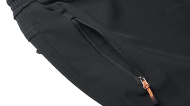 Di adiós al frío en la montaña con este pantalón de senderismo superventas
