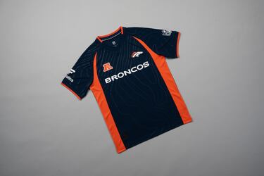 Las camisetas de los equipos de la NFL al estilo clásico del fútbol