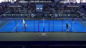Tapia hace uno de los mejores puntos de siempre en pádel y el narrador entra en trance
