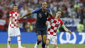 Nzonzi, con Modric durante la final del Mundial.