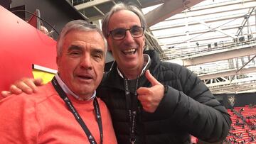 Daniel Ruiz-Bazán Dani, exdelantero del Athletic, y Alberto Gorriz, exdefensa de la Real Sociedad, en San Mamés
