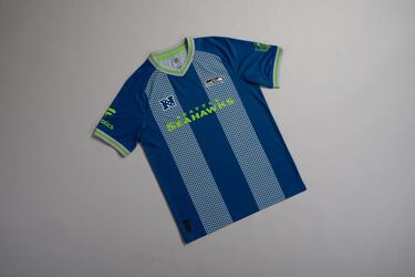 Las camisetas de los equipos de la NFL al estilo clásico del fútbol