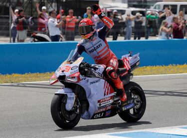 Marc Márquez celebra el segundo puesto en Jerez. 