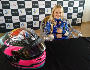 Luna Fluxa ficha por Mercedes